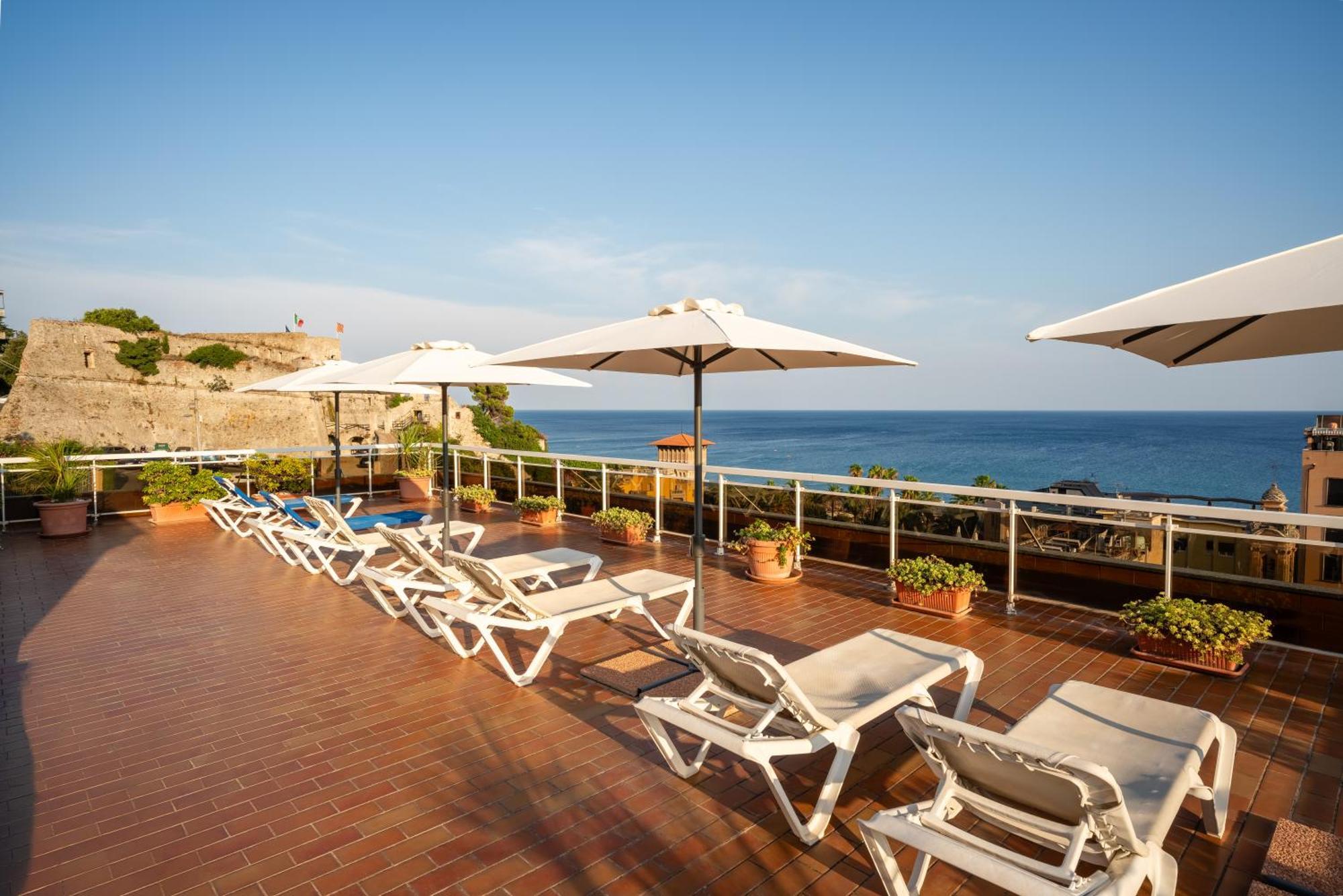 Hotel Careni Villa Italia Finale Ligure Exterior foto